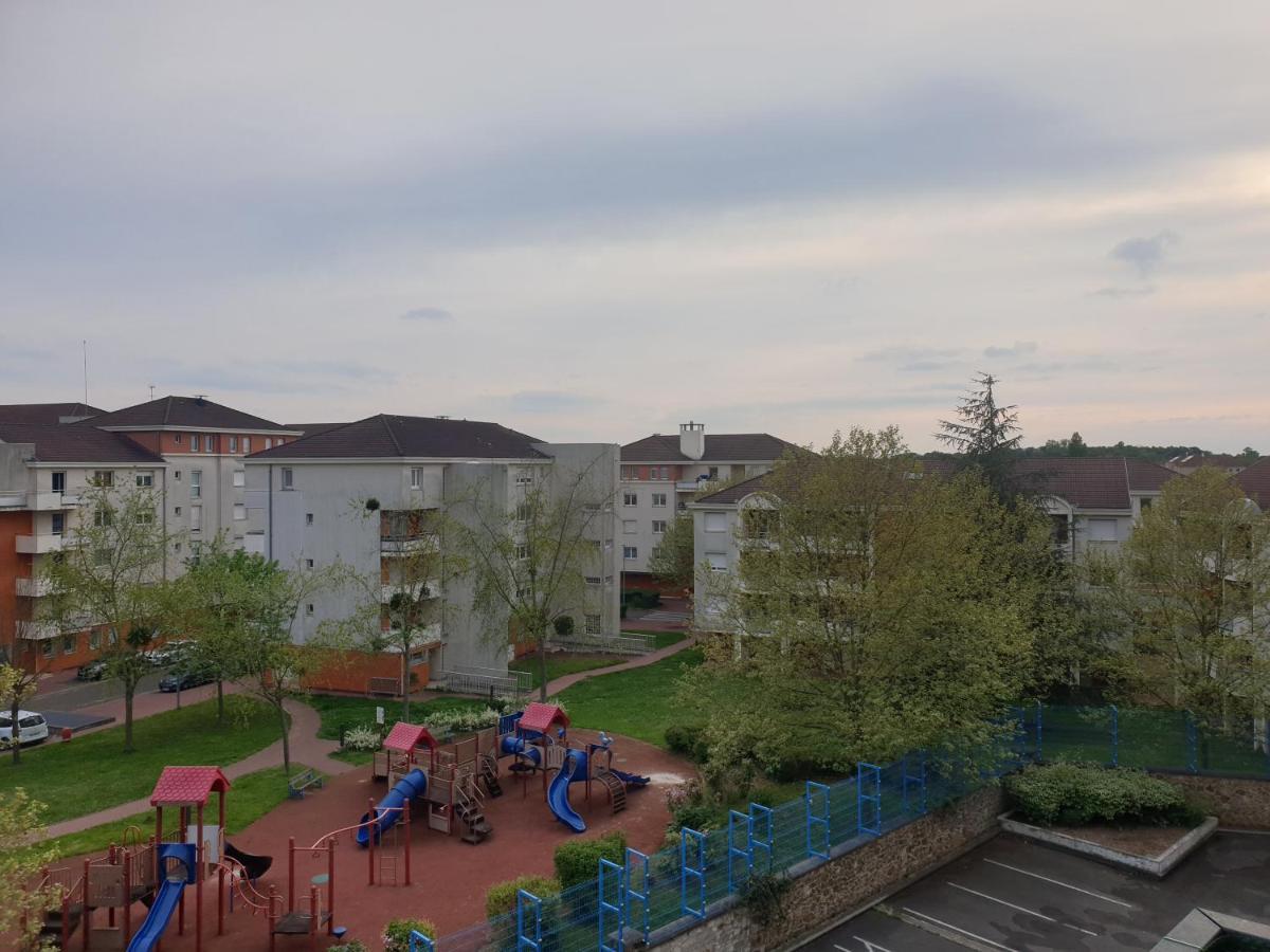 Escale Affaires Dugny-Bourget Lägenhet Exteriör bild